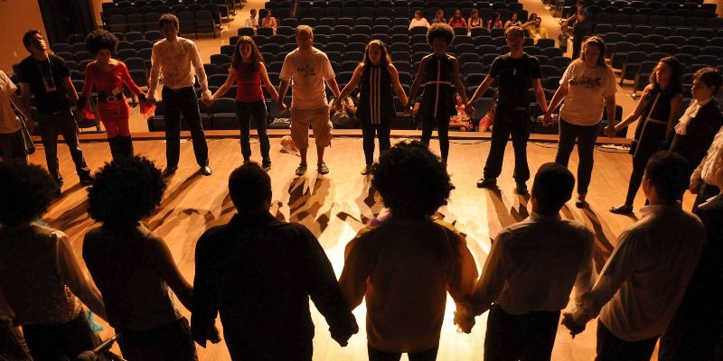 La Caixa macht Autismus durch soziales Theater sichtbar