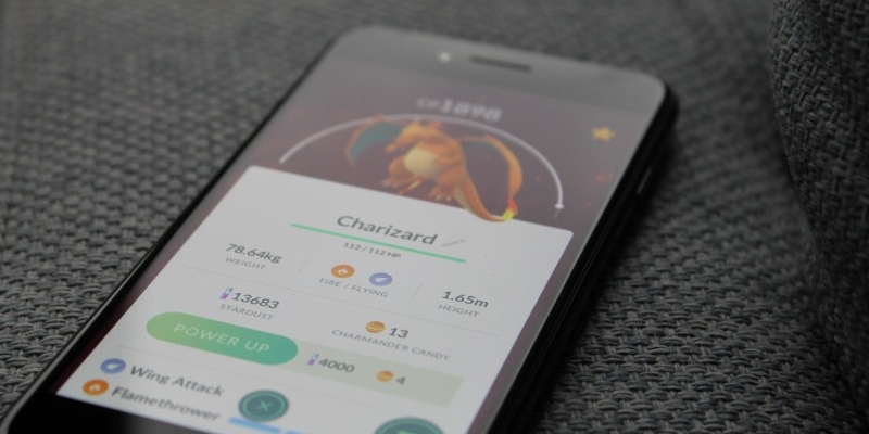 Die Team Rocket Balloons kommen in der Stadt an